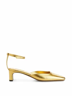 Kitten-heel pumps