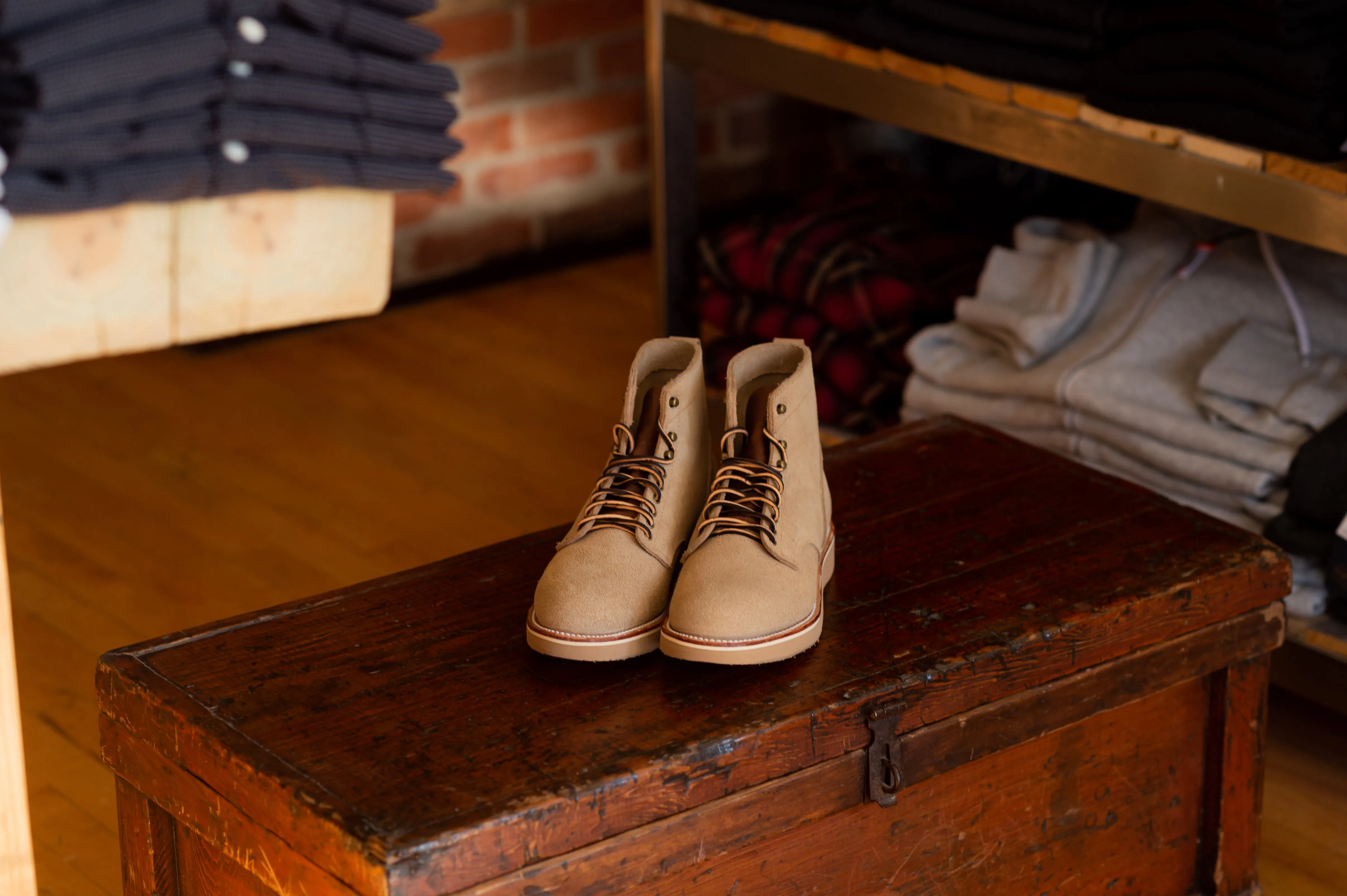 Triple Down Boot - Desert Oasis Roughout
