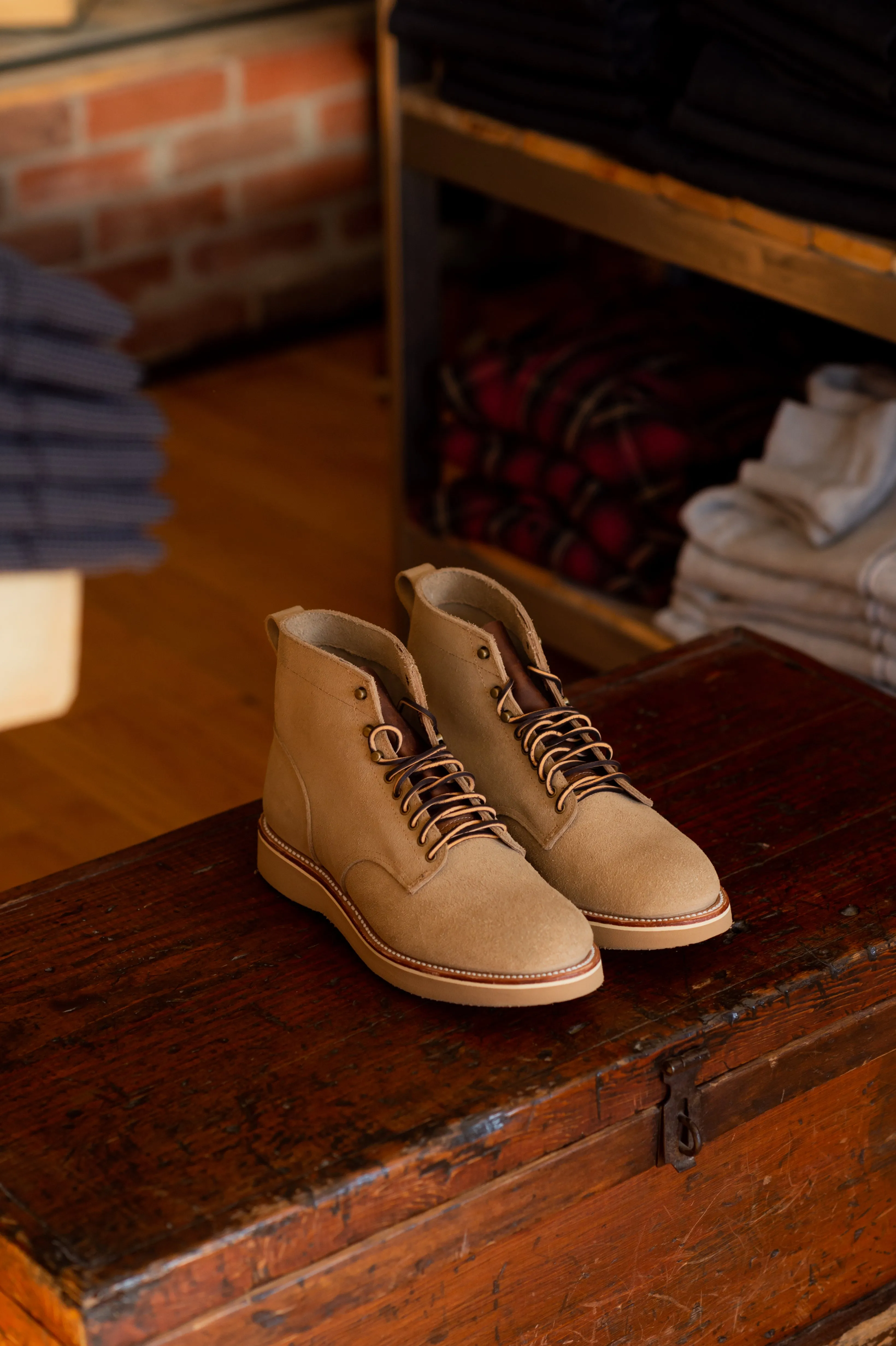 Triple Down Boot - Desert Oasis Roughout