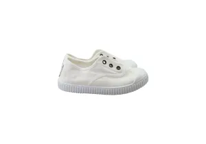 Victoria, Girls or Boys Plimsolls, Size 27